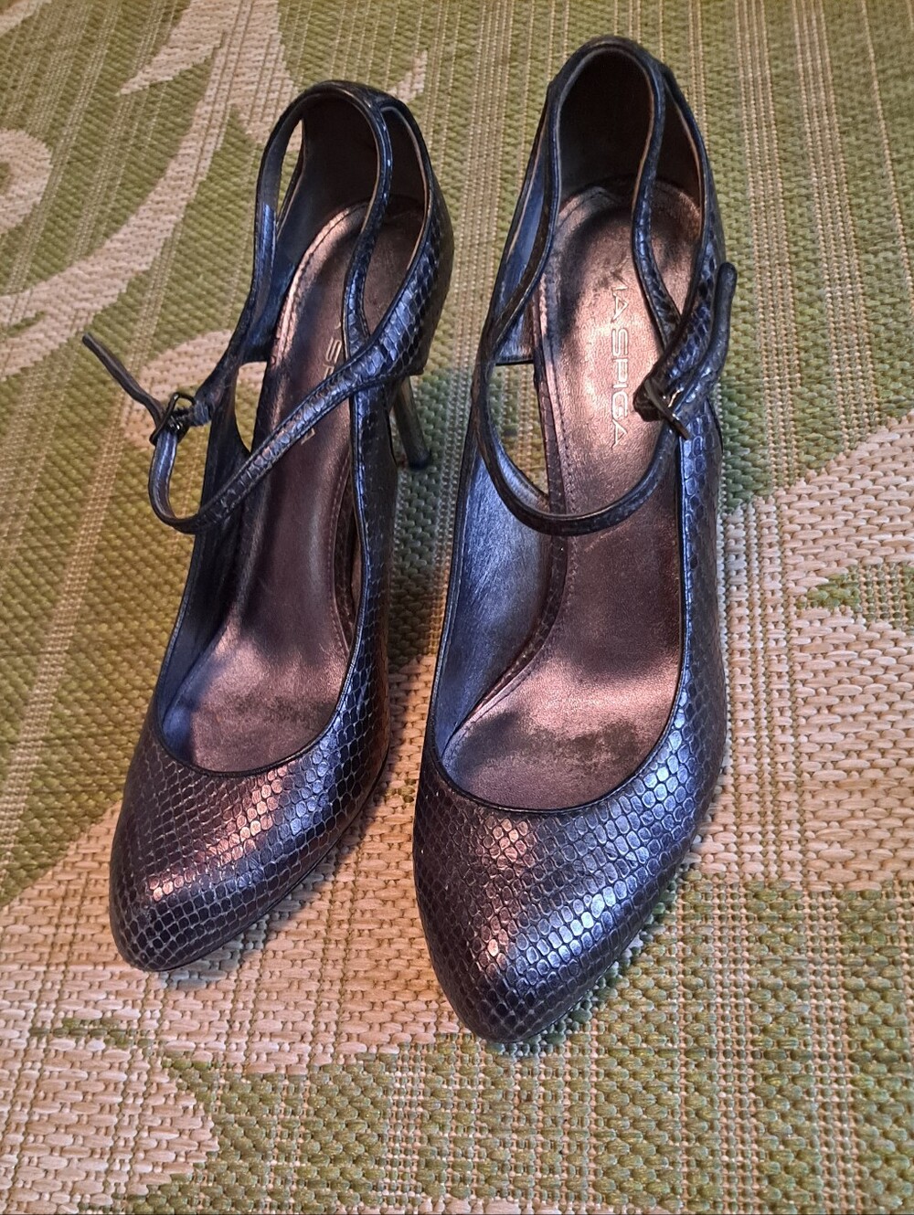 Via Spiga Women’s Black Textured Slingback Pumps